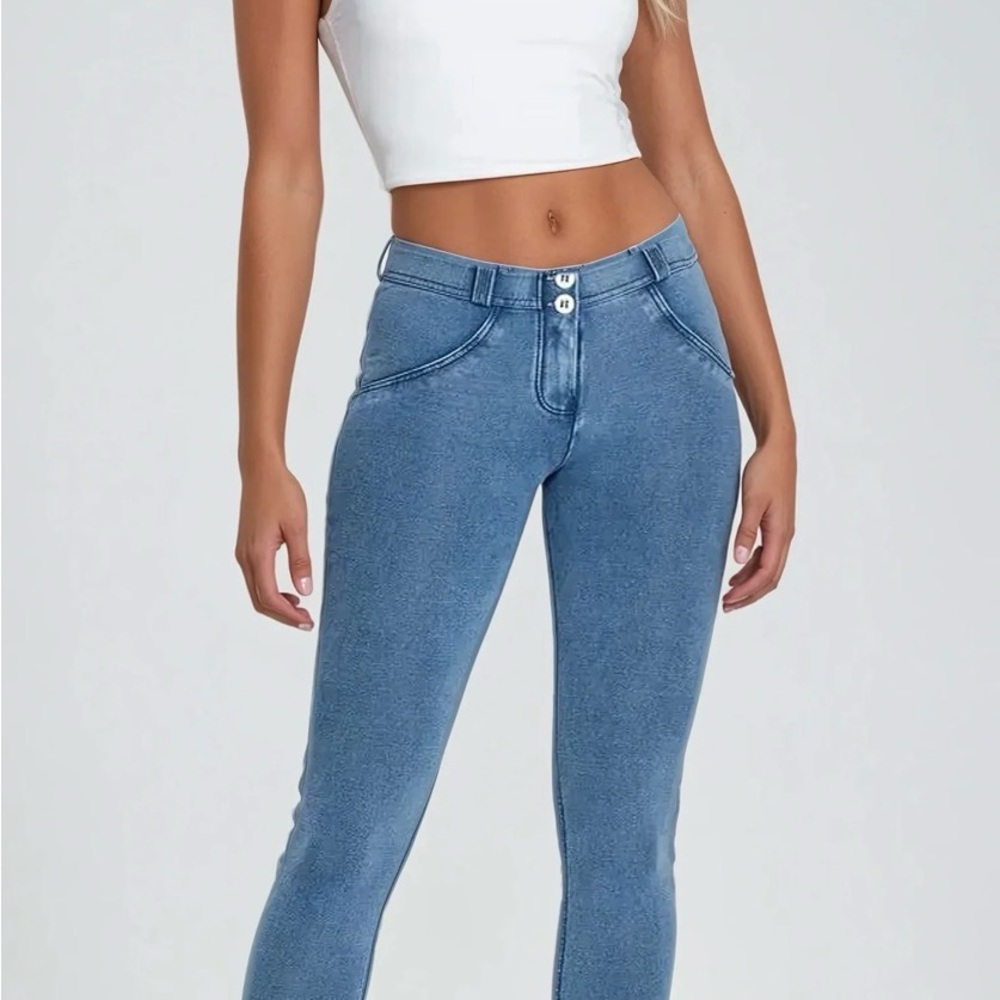 Booty Lifting  Livify Classic Denim Skinny Jeans